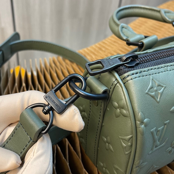 ルイヴィトンバッグ角部分ディテール